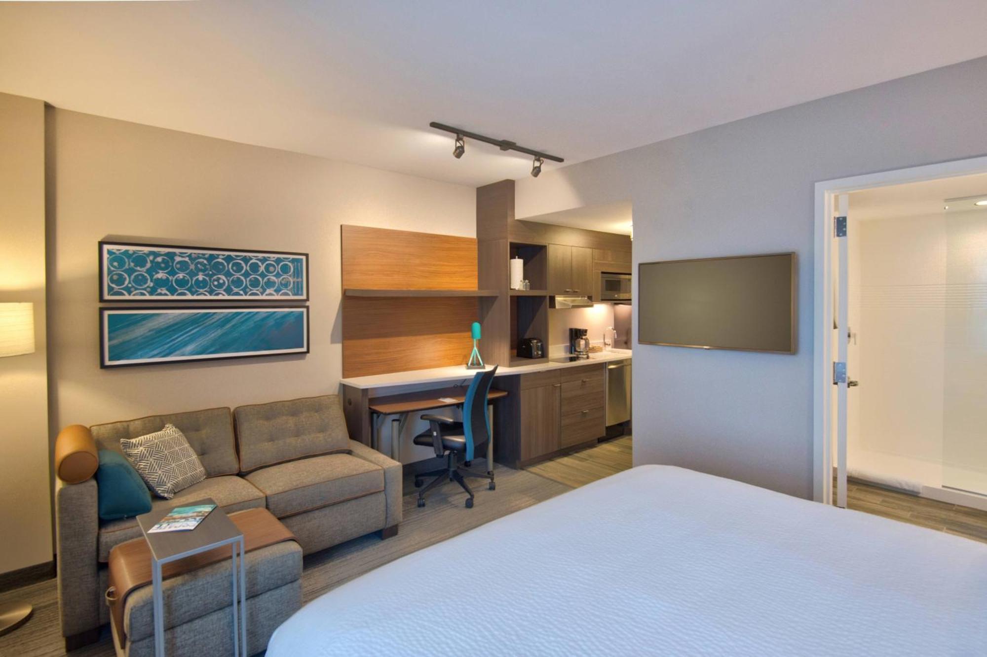Towneplace Suites By Marriott Miami Airport Exterior photo